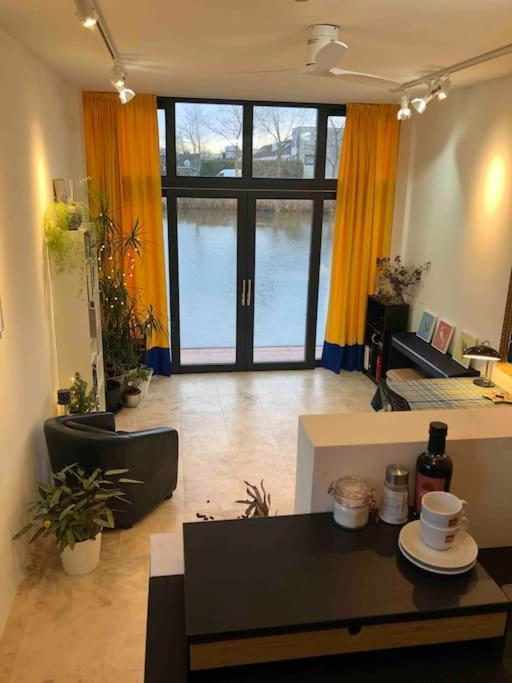 Prachtig Guesthouse Aan Het Water Almere Exterior foto